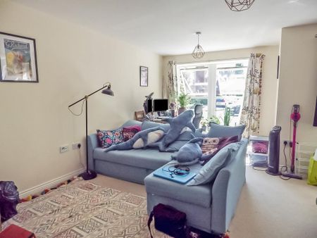 2 bedroom apartment to rent - Photo 2