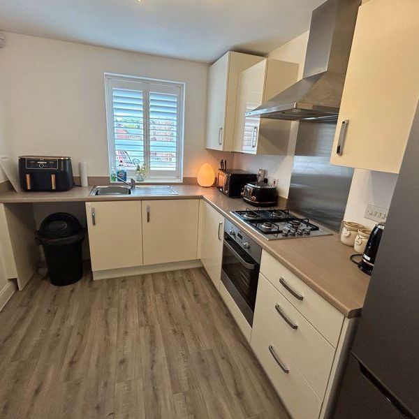 3 bedroom semi-detached house to rent - Photo 1