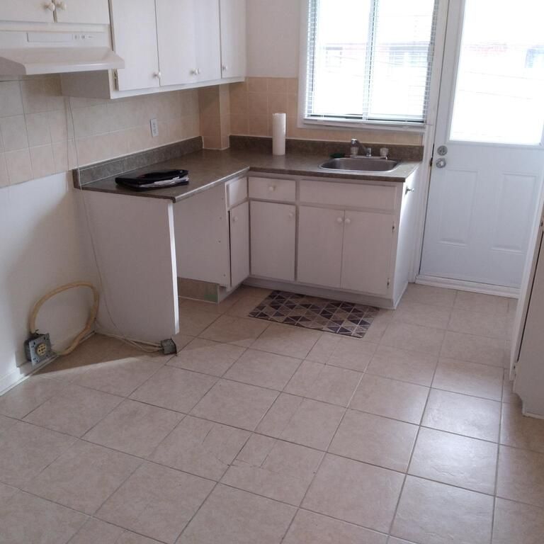 ST LEONARD – TRES GRAND 4 ½ HAUT DUPLEX - Photo 1