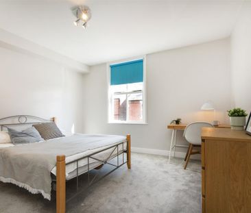 3 bedroom terraced house to rent - Photo 3