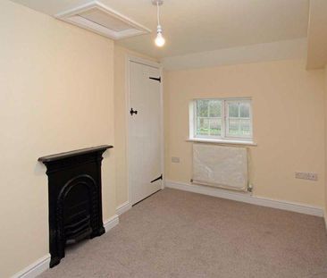 2 bedroom character property to rent - Photo 6