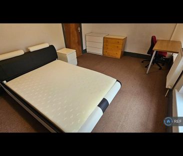 4 bedroom terraced house to rent - Photo 5