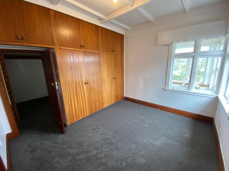 3 Bedroom Bungalow, Mount Eden - Photo 2