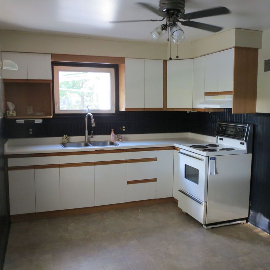 For Lease - 4493 Wonderland Road, London South, Ontario - Photo 1