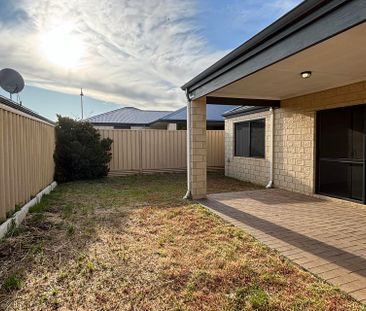 Spacious Family Living in a Prime Butler Location! - Photo 4