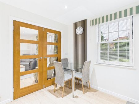 2 bedroom apartment to rent - Photo 4