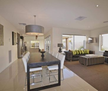 FULLY FURNISHED - AVAILABLE NOW - Photo 6