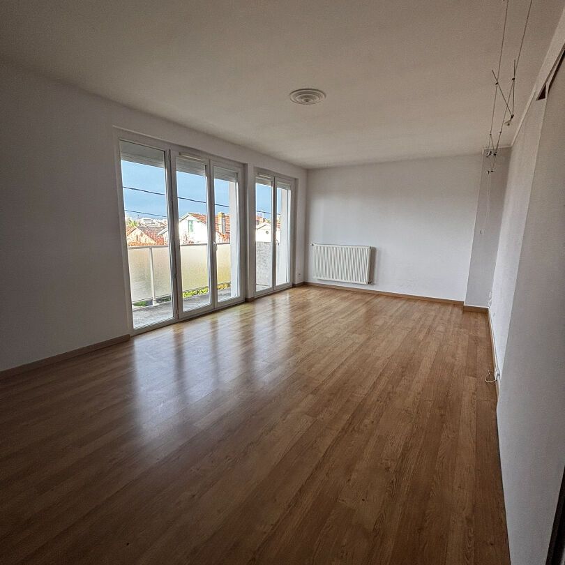 Location Appartement 3 pièces 77m² - Photo 1