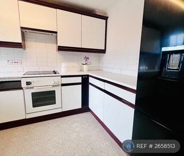 3 bedroom flat to rent - Photo 6