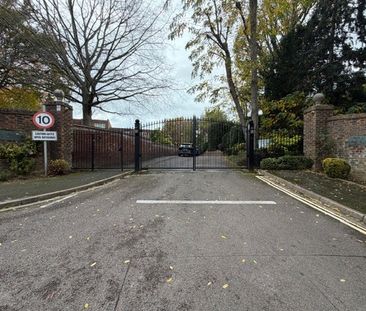 Farington Acres, Weybridge, Surrey, KT13 - Photo 6