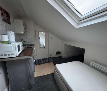 The Avenue, London, W13 - Photo 2