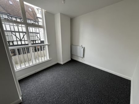 3 bed apartment to rent in St Peters Road, Bournemouth, BH1 - Photo 3