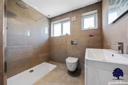 4 bedroom terraced house to rent - Photo 5