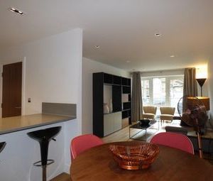 2 Bedrooms Flat to rent in Dickens Yard, Longfield Avenue, Ealing W5 | £ 531 - Photo 1