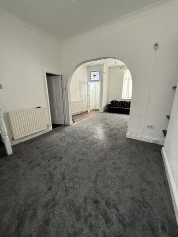 2 bedroom terraced house to rent - Photo 2