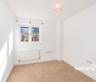 3 bedroom coach house to rent - Photo 1