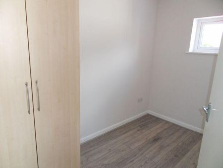 3 bedroom apartment to rent - Photo 4