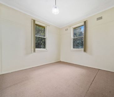 Charming 3-Bedroom House - Photo 5