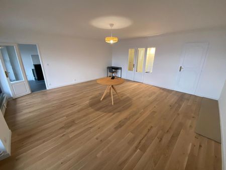 Location Appartement 3 pièces 81m² THONON LES BAINS 74200 - Photo 2
