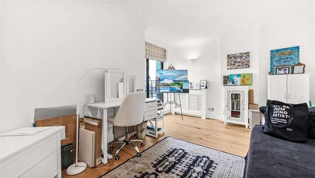 Burrells Wharf Square, London, E14 - Photo 1