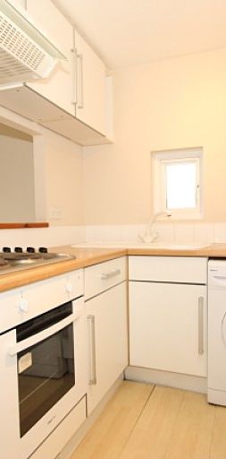 Hedgerley Court, Woking - Photo 1