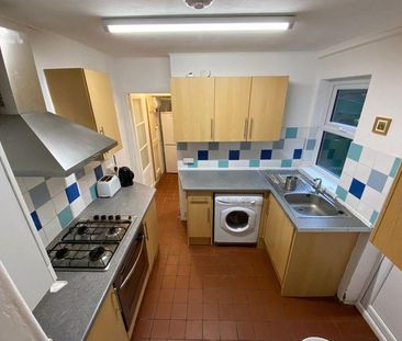 3 bedroom ground floor flat to rent - Photo 6