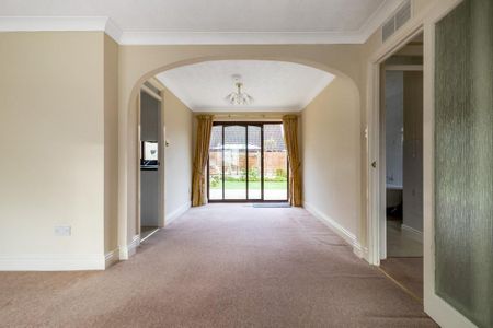 3 bedroom bungalow to rent - Photo 4