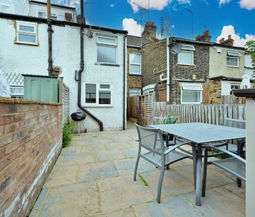 2 bedroom terraced house to rent - Photo 5