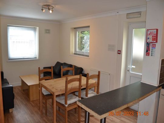 Ruthin Gardens, Cathays, Cardiff - Photo 1