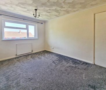 4 bedroom semi-detached house to rent - Photo 3