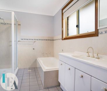 Well-presented three-bedroom home offering comfort, space, and conv... - Photo 1