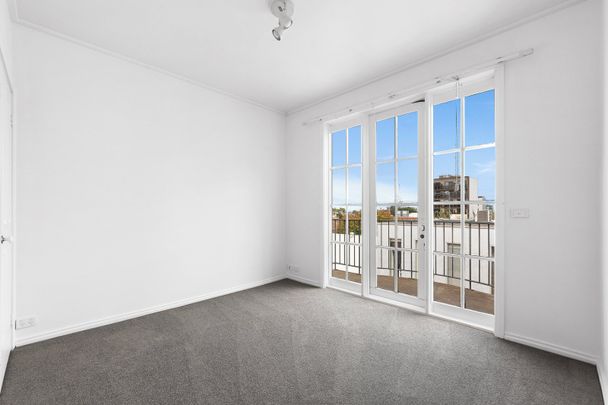 Impressive Space, Elevated Views and Central Convenience - Photo 1
