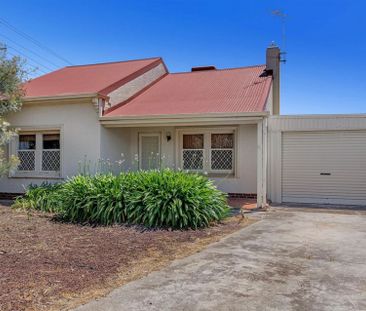 Charming 1950's Home Close to the City and the Beach! - Photo 1