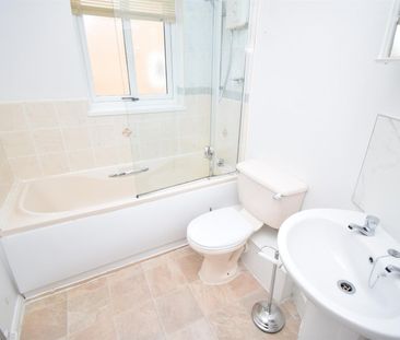 Holly Mede, Ossett - Photo 4