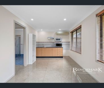 7a Mubo Cres, Holsworthy, NSW 2173 - Photo 1