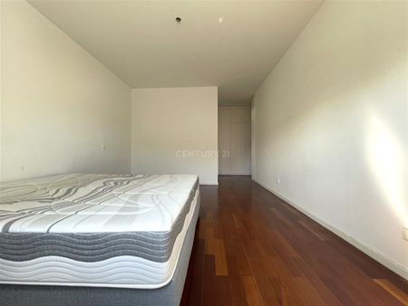 Exclusivo T4 em Telheiras – 185m² de Conforto e Funcionalidade! - Photo 5