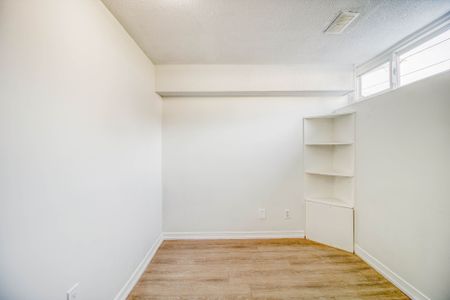 For Lease - 65 Davis Road Unit# Basement #1, Aurora, Ontario - Photo 2