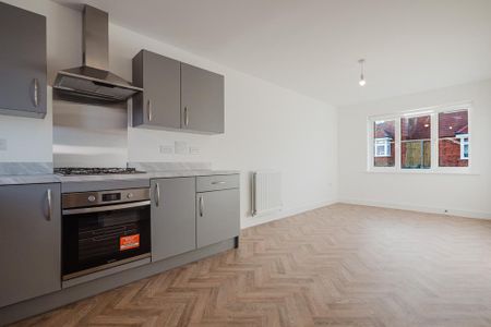 4 bedroom detached house to rent - Photo 2