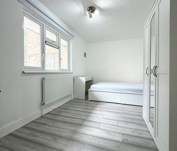 2 Bed Flat, St Columba Court, E15 - Photo 1
