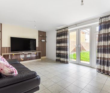 4 bedroom semi-detached house to rent - Photo 2