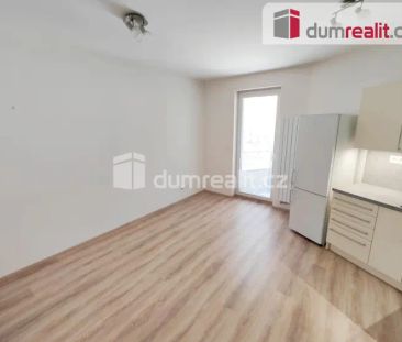 Světlý byt 1+kk/B s balkonem (27,8 m - Fotografie 6
