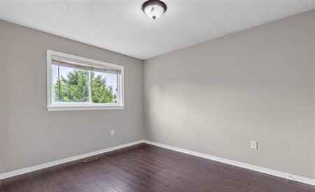 For Lease - 16 Herrell Avenue, Barrie, Ontario - Photo 4