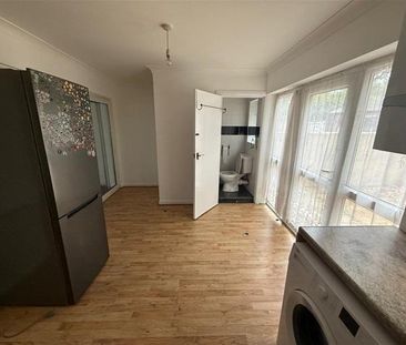 3 bedroom end of terrace house to rent - Photo 1