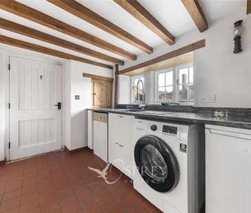 4 bedroom semi-detached house to rent - Photo 4