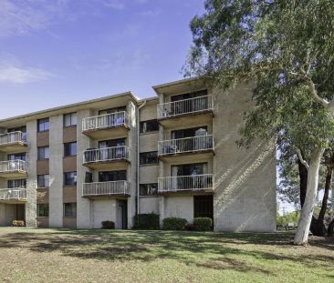 Modern 2-Bedroom Apartment in Prime Queanbeyan Location - Photo 2