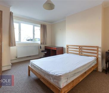 4 bedroom terraced house to rent - Photo 5