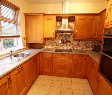 2 Bed, First Floor Flat - Photo 6