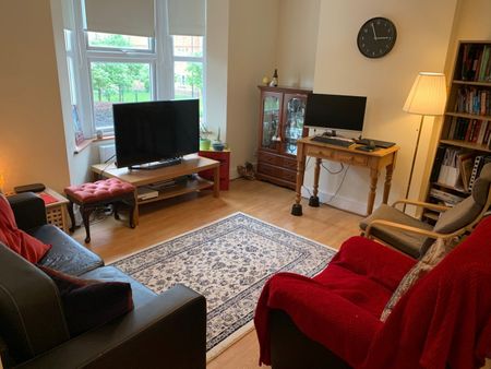 2 Bed Flat, Windsor Road, E10 - Photo 5