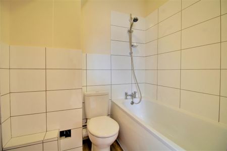 Gable End, Victoria Road, Aldershot, GU11 - Photo 2