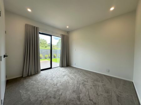 33 Ta Moko Dr, Gulf Harbour - Photo 5